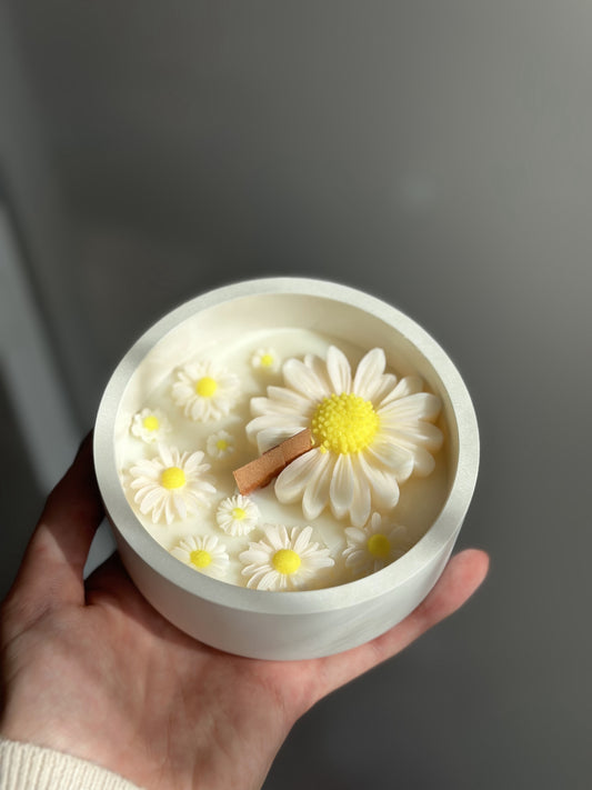 Daisy Candle