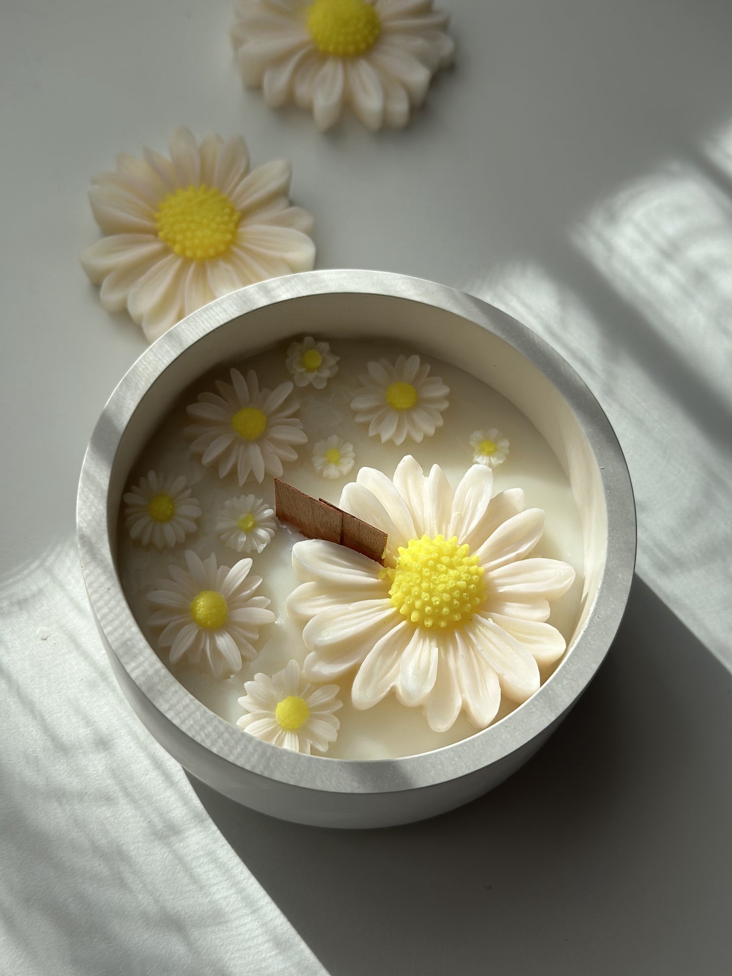 Daisy Candle
